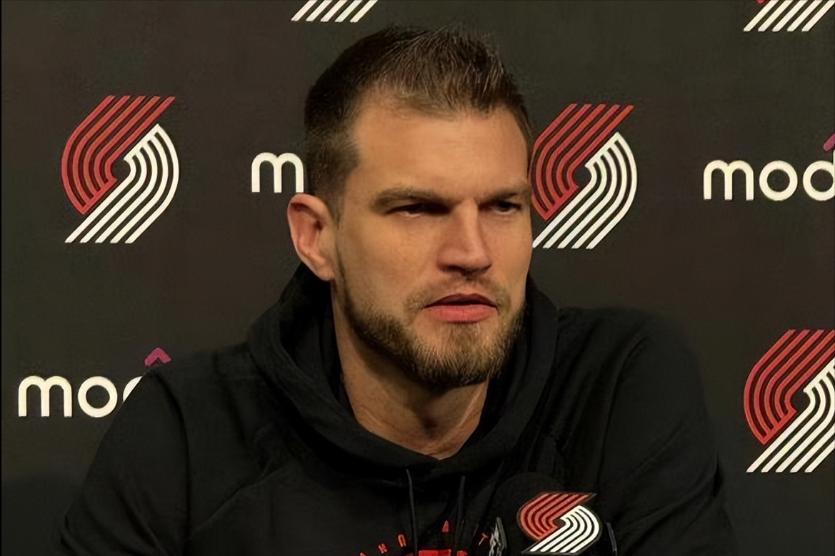 AYX集团-炸裂!杨瀚森遭库明加隔扣!5分钟1+1惨淡收场,斯帅表情耐人寻味