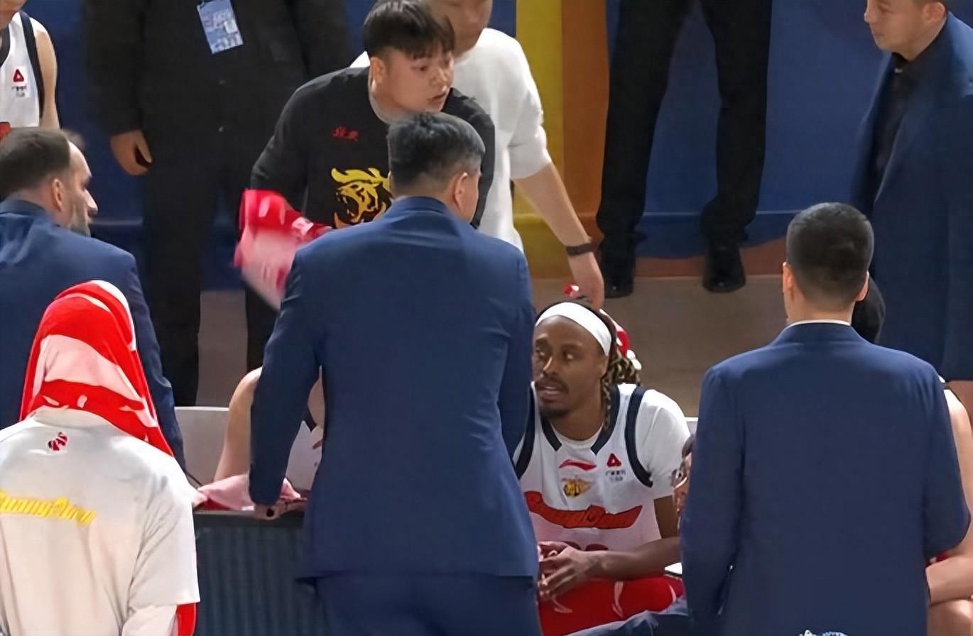 体育娱乐-全明星MVP0分,三分赛冠军投不进三分球,杜锋一手好牌打得稀碎